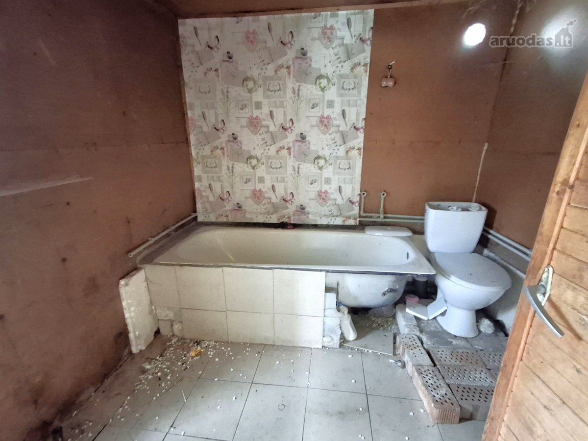 Gyvenamasis namas su žemės sklypu ir - nuotraukos Nr. 13