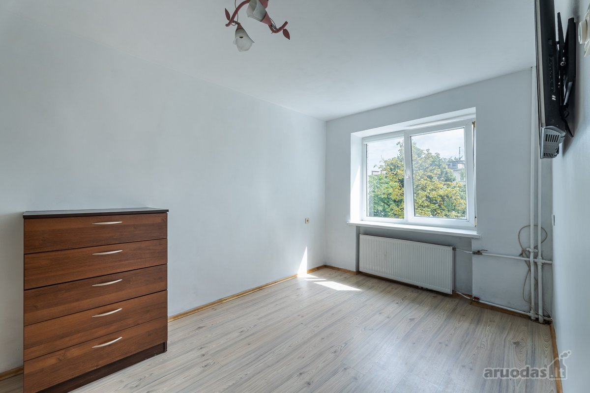 Parduodamas tvarkingas ir šviesus 2 kambarių - nuotraukos Nr. 9