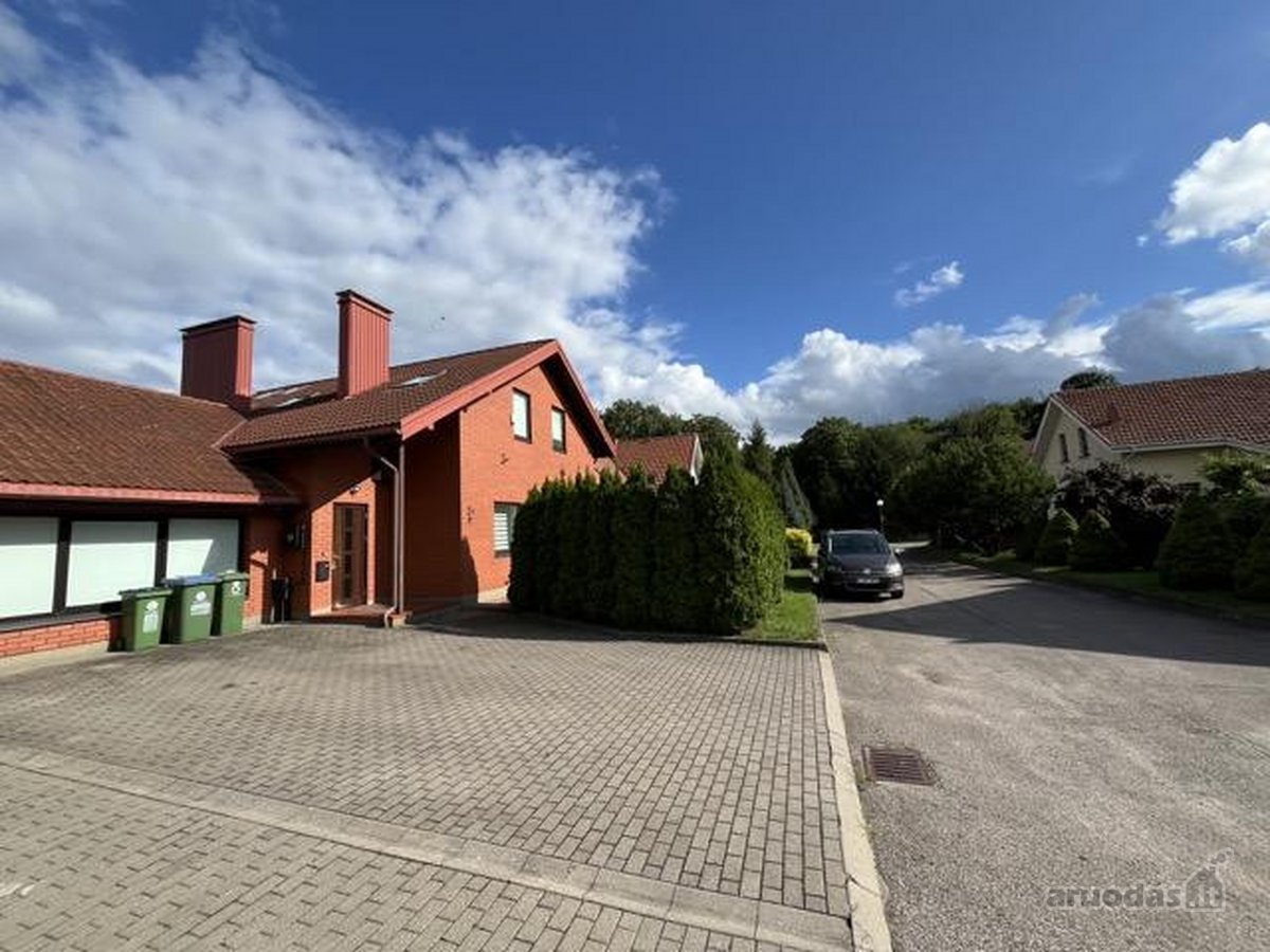 Išnuomojamas jaukus 200 m2 namas šalia - nuotraukos Nr. 2