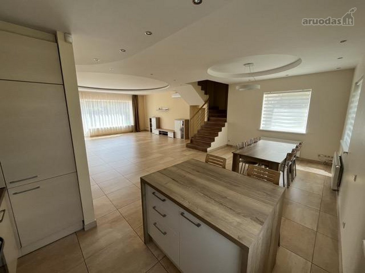 Išnuomojamas jaukus 200 m2 namas šalia - nuotraukos Nr. 16