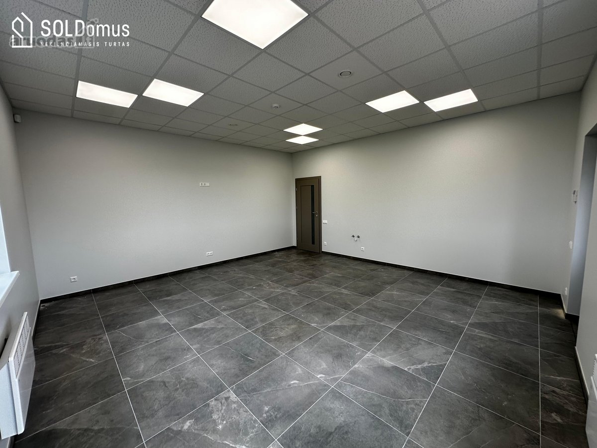 Išnuomojamos komercinės patalpos su 1.2 ha - nuotraukos Nr. 8