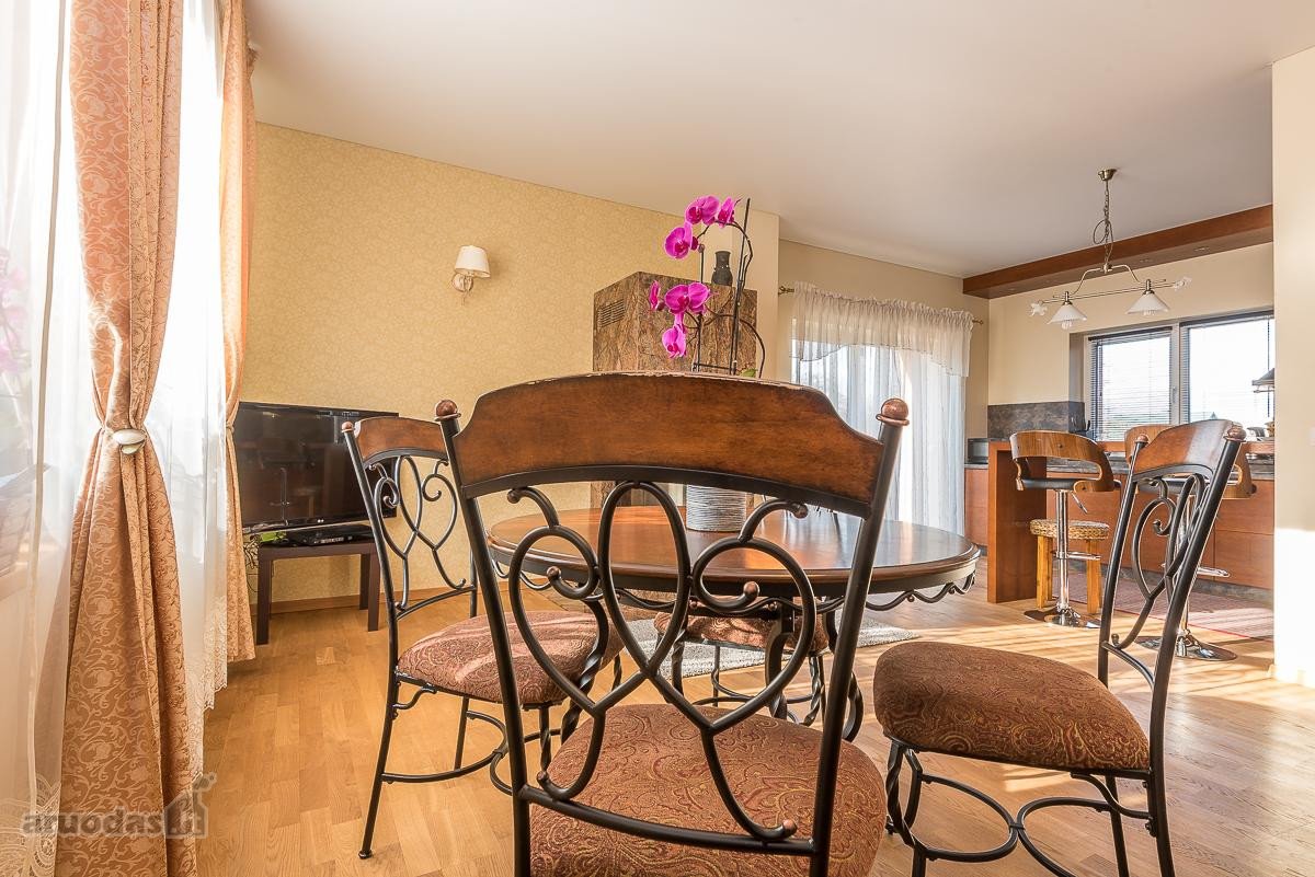 **Parduodamas 184 m² gyvenamasis namas - nuotraukos Nr. 27