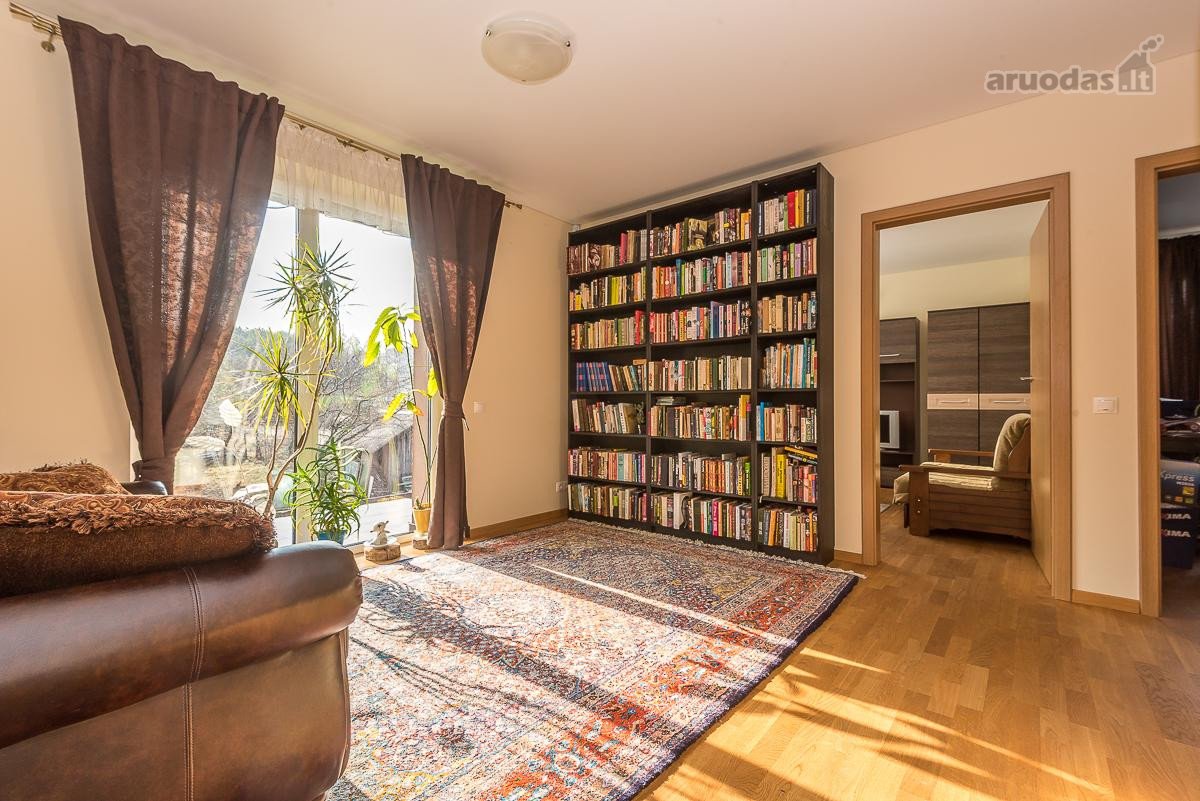 **Parduodamas 184 m² gyvenamasis namas - nuotraukos Nr. 77