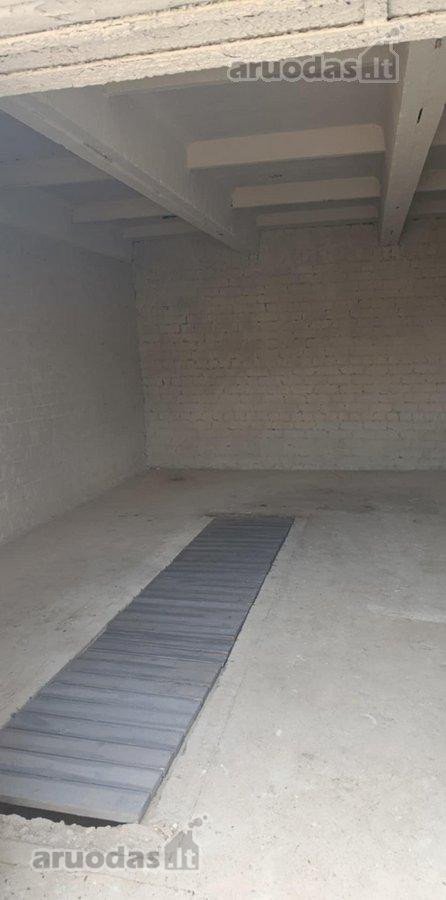 Suremontuotas stogas, nauji garažo vartai. - nuotraukos Nr. 2
