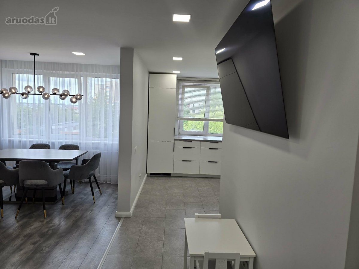 Parduodamas moderniai irengtas 3kambarių - nuotraukos Nr. 3