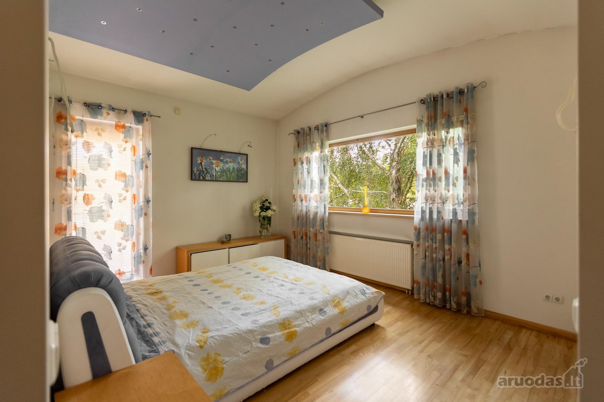 Išskirtinis, dizainerio kurtas modernus namas - nuotraukos Nr. 19