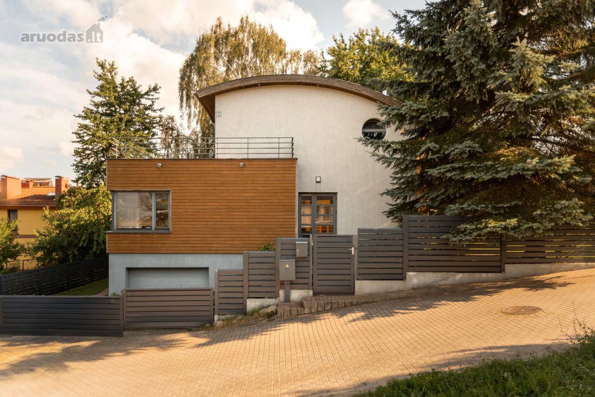 Išskirtinis, dizainerio kurtas modernus namas - nuotraukos Nr. 37