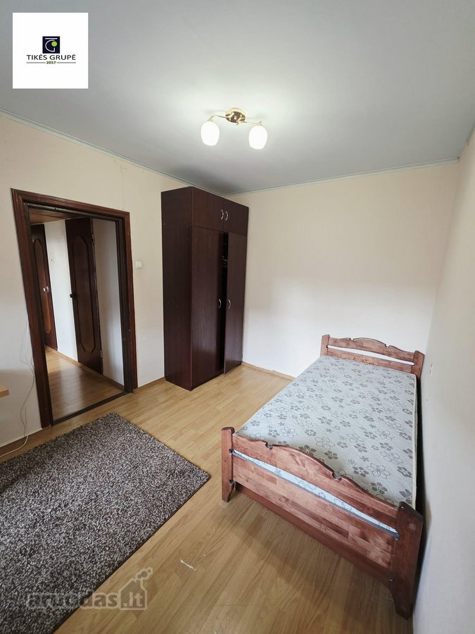 Parduodamas erdvus 2 kambarių butas su holu - nuotraukos Nr. 18
