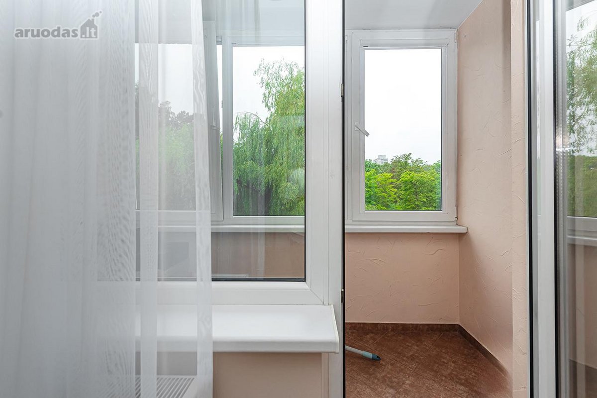 Šviesus ir jaukiai įrengtas butas žalumos - nuotraukos Nr. 15