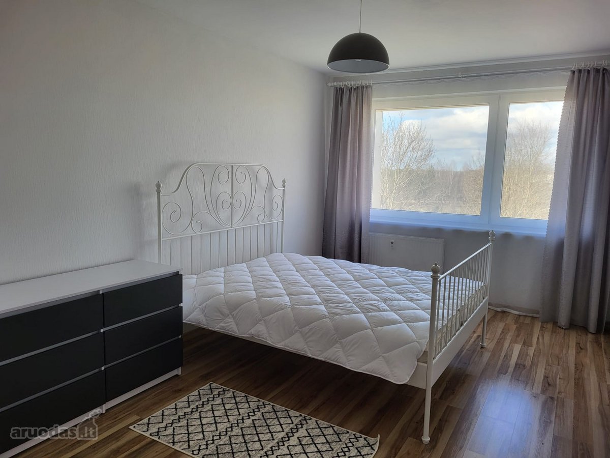 Išnuomojamas 2 kambarių butas, renuovuotame - nuotraukos Nr. 4
