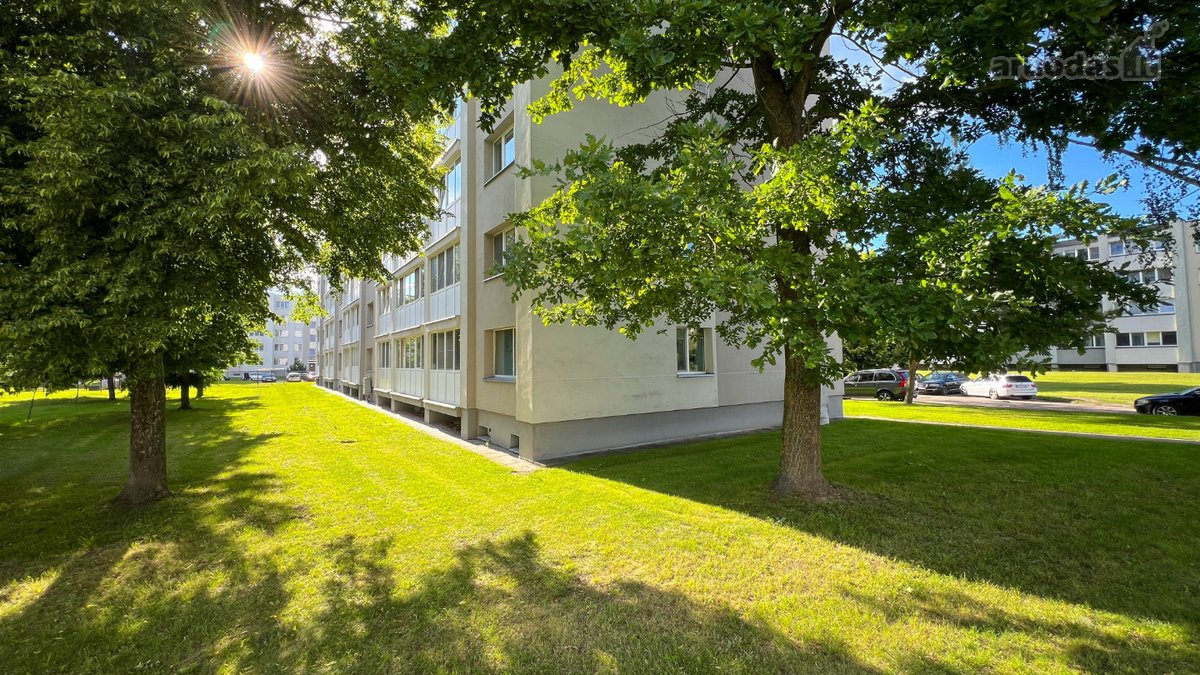 Parduodamas erdvus ir šviesus 4 kambarių - nuotraukos Nr. 3