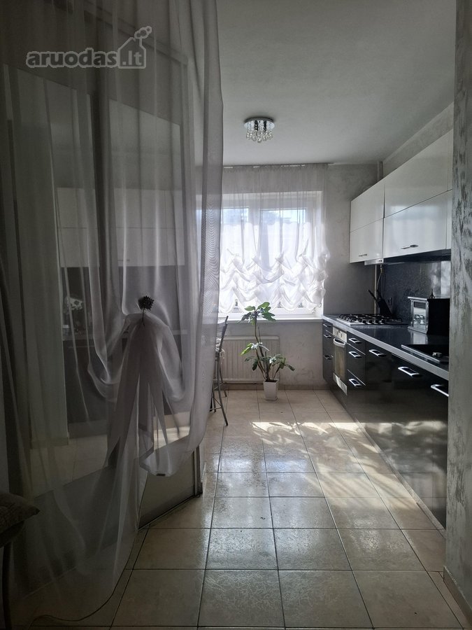Parduodamas erdvus ir stilingas 4 kambarių - nuotraukos Nr. 5
