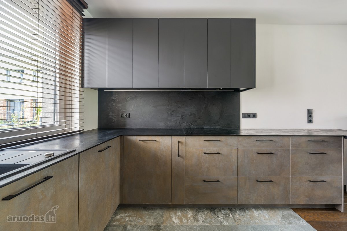 Parduodamas pilnai įrengtas 115 m² kotedžas - nuotraukos Nr. 12