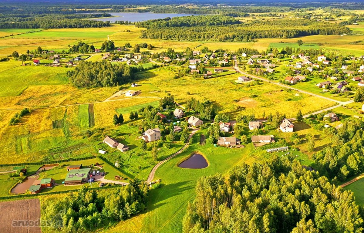 Molėtų priemiestyje parduodamas erdvus dviejų - nuotraukos Nr. 7