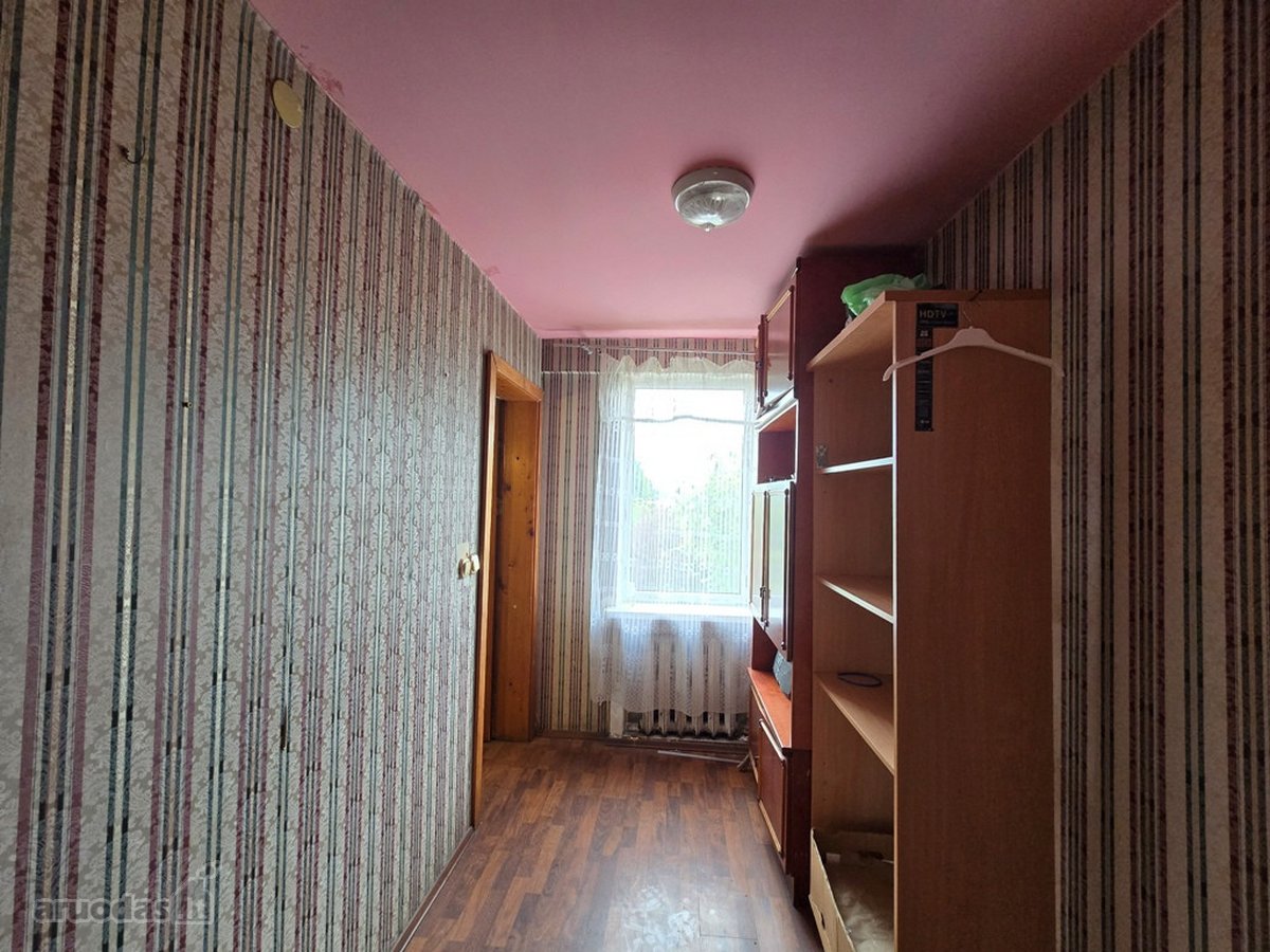 Molėtų priemiestyje parduodamas erdvus dviejų - nuotraukos Nr. 20