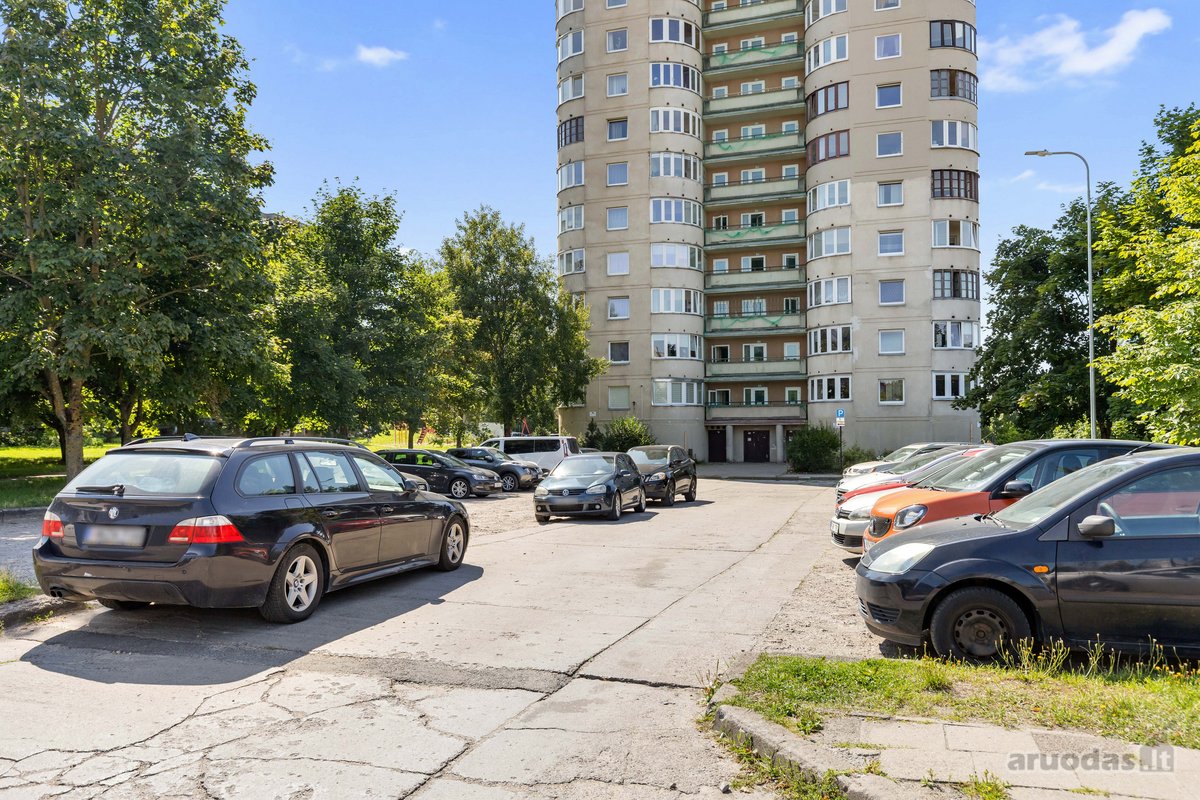 Parduodamas šviesus ir prižiūrėtas 4 kambarių - nuotraukos Nr. 28