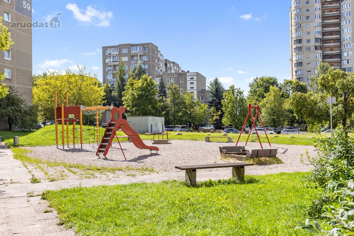 Parduodamas šviesus ir prižiūrėtas 4 kambarių - nuotraukos Nr. 29