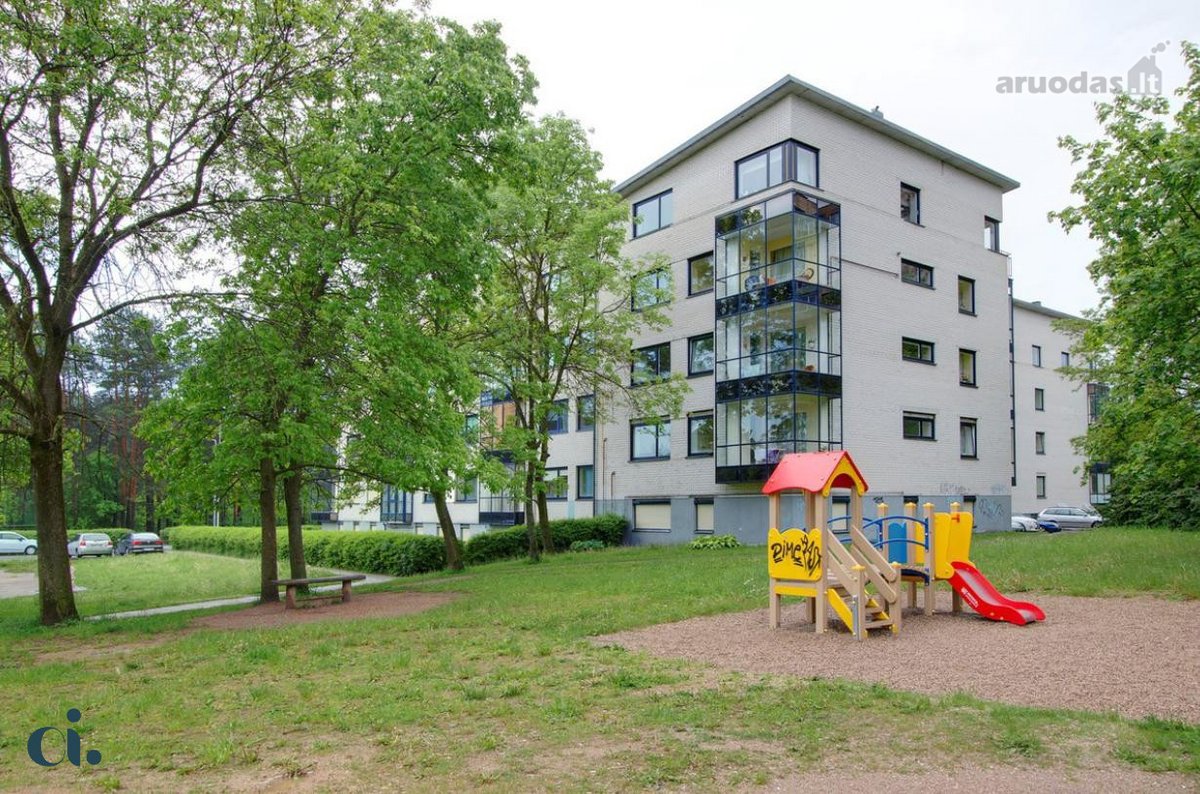 Parduodamas erdvus 4 kambarių butas per du - nuotraukos Nr. 17