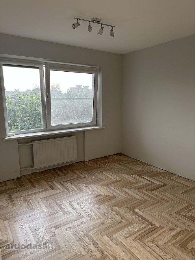 Natūralaus medžio parketo grindys, šviesios - nuotraukos Nr. 4