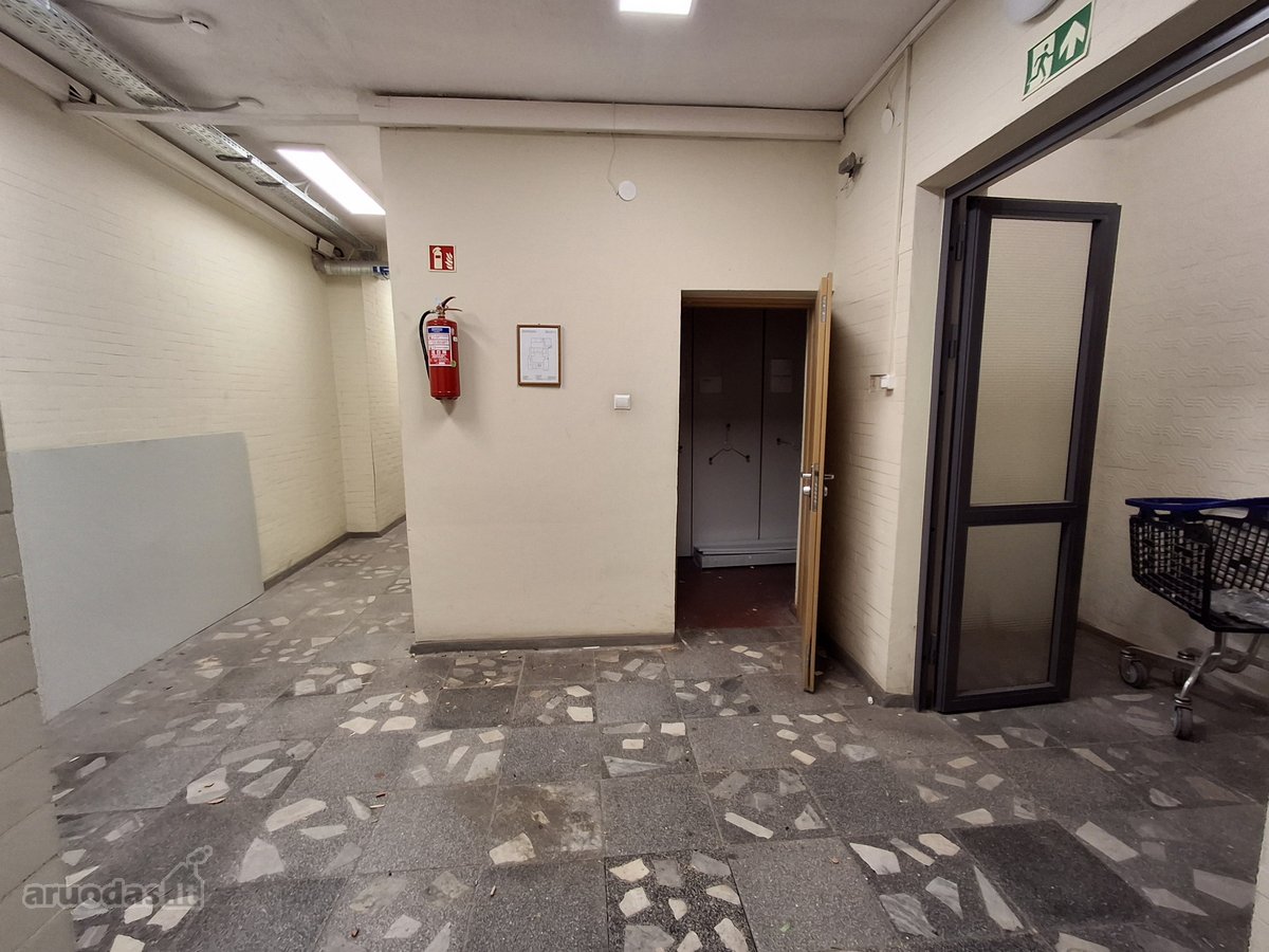 Parduodamas administracinis pastatas su žemės - nuotraukos Nr. 13