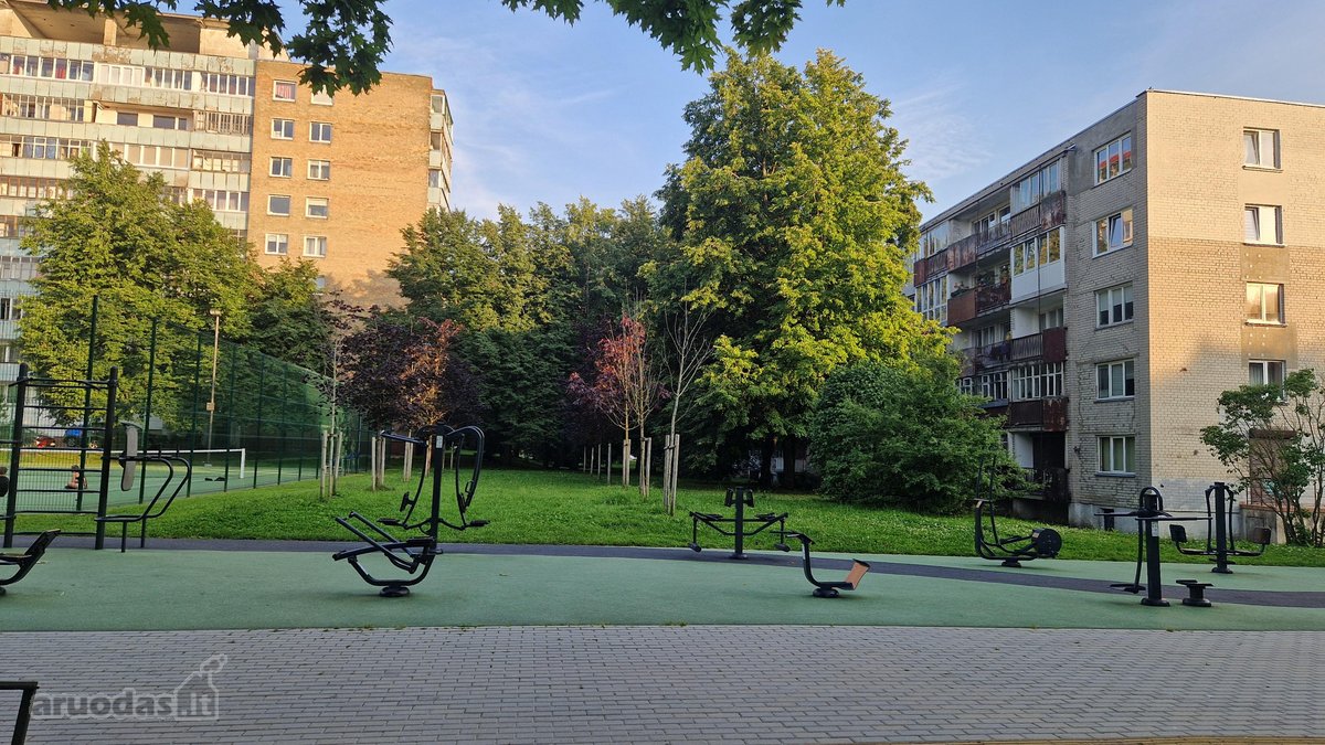 Parduodamas jaukus ir erdvus dviejų kambarių - nuotraukos Nr. 30