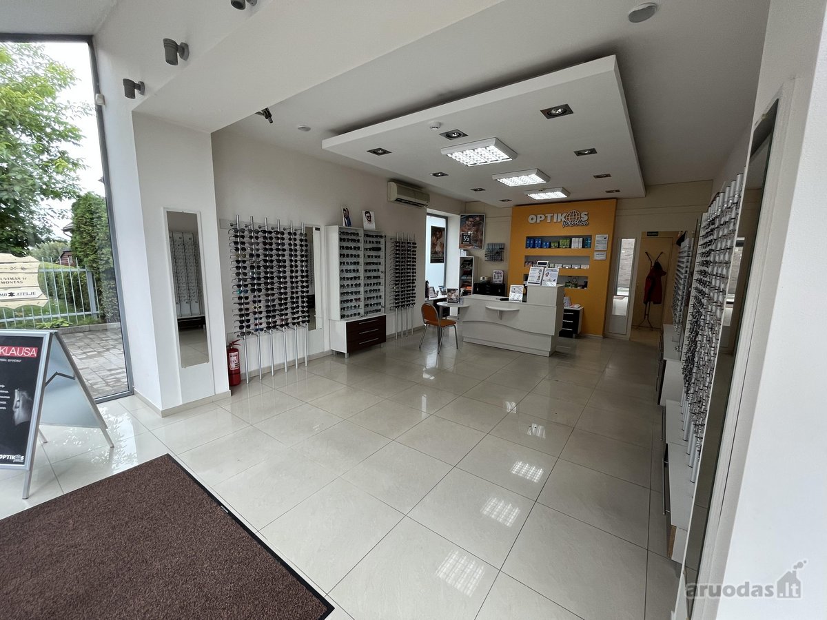 Kretingos miesto centre, šalia prekybos - nuotraukos Nr. 5