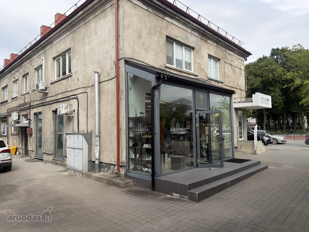 Kretingos miesto centre, šalia prekybos - nuotraukos Nr. 7