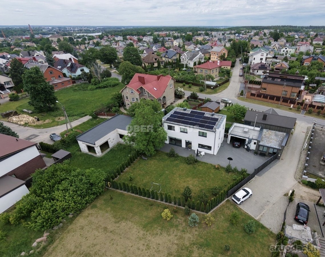 Parduodama išskirtinė dviejų namų valda - nuotraukos Nr. 33