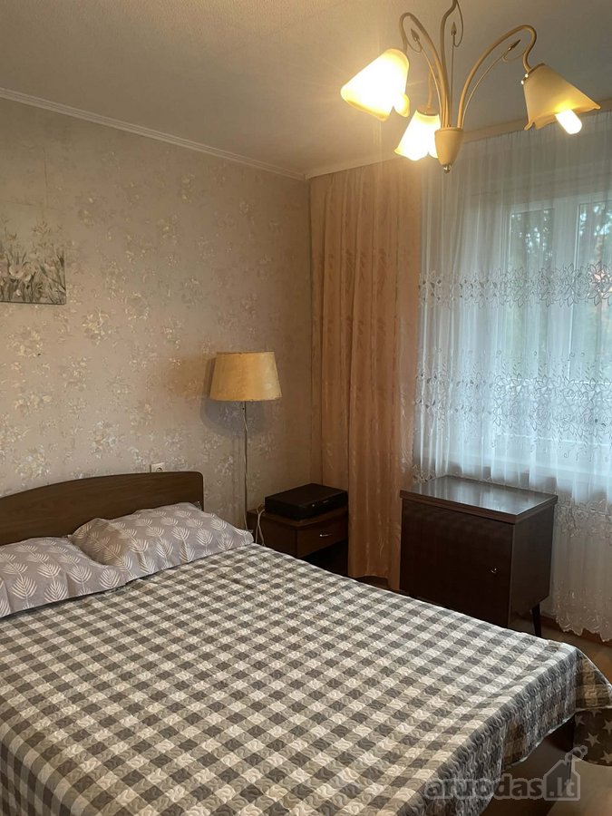 Išnuomojamas 2 kambarių butas su balkonu - nuotraukos Nr. 2