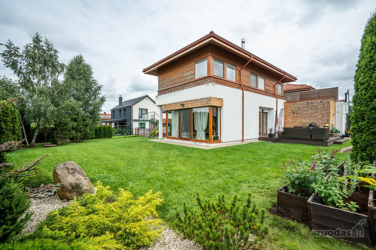 Šis erdvus dviejų aukštų namas, idealiai - nuotraukos Nr. 57