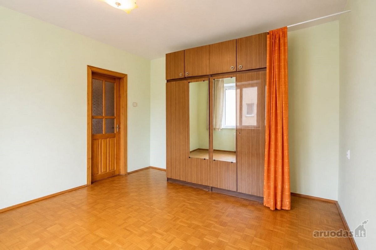 Parduodamas erdvus 2 kambarių butas miesto - nuotraukos Nr. 9