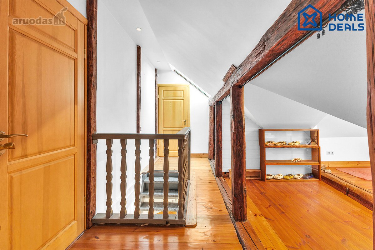 Šis erdvus ir autentiškas dviejų aukštų butas - nuotraukos Nr. 16