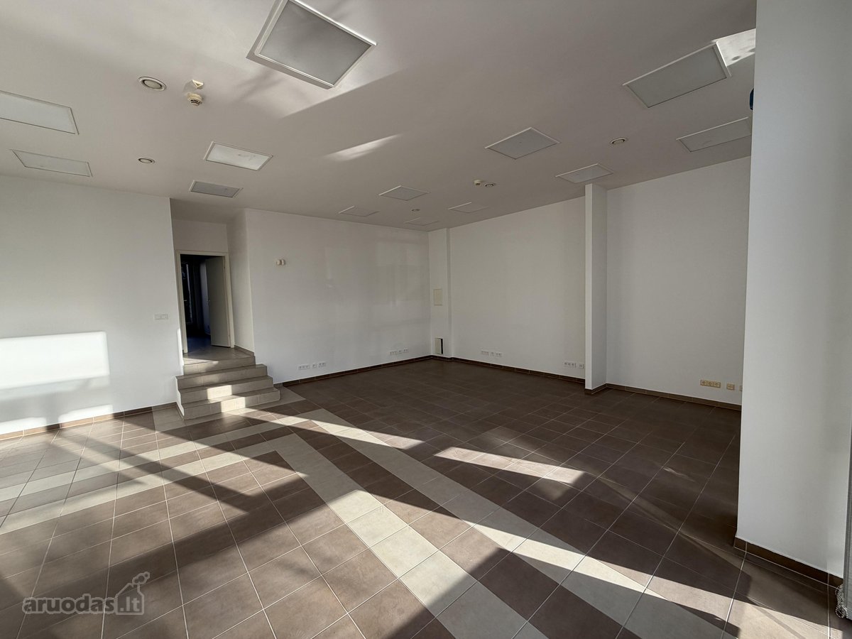 Išnuomojamos įrengtos 77 m² komercinės - nuotraukos Nr. 3