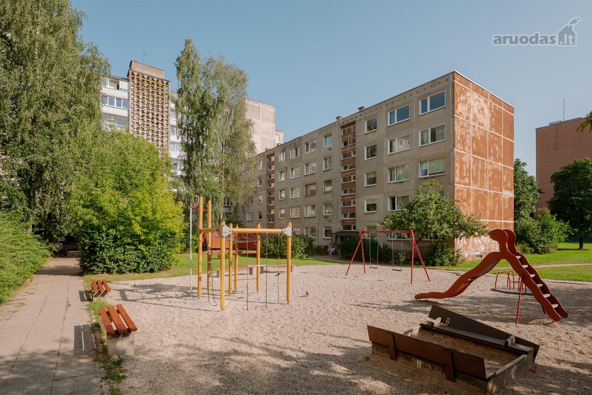 Žaliuojančių medžių apsuptyje, Karoliniškėse, - nuotraukos Nr. 13