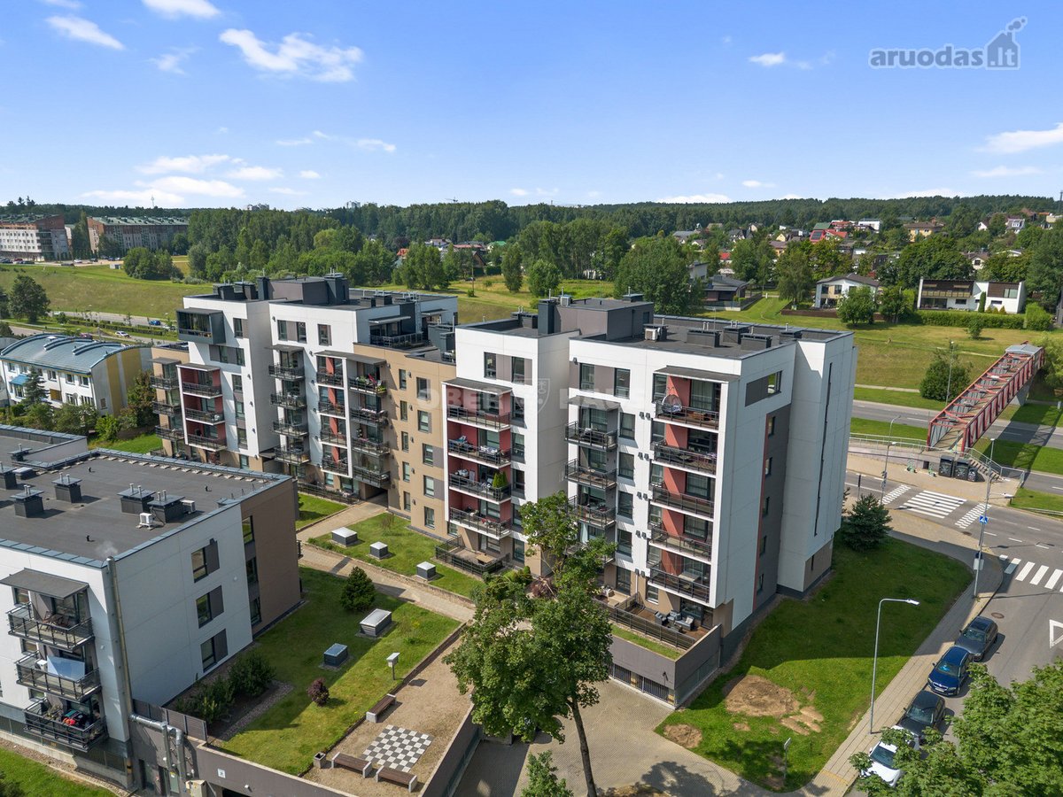 Kai Pro Langus Atsiveria Beribė Žaluma, - nuotraukos Nr. 35