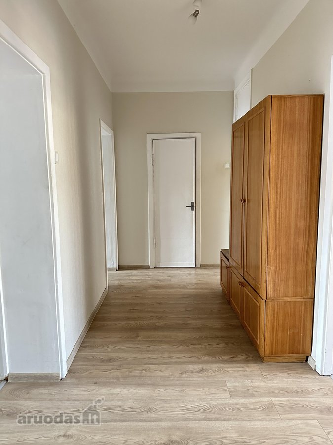 Išnuomojamas erdvus ir šviesus 3 kambarių - nuotraukos Nr. 6