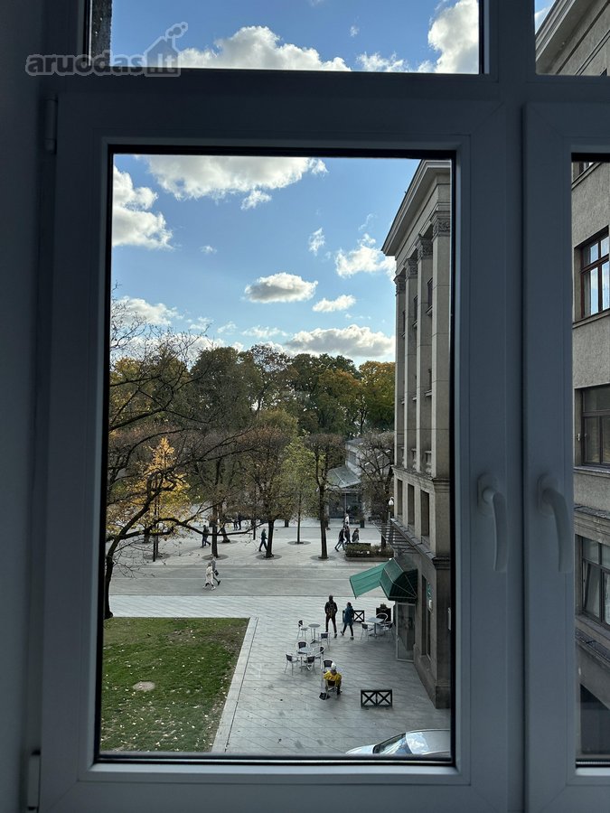 Išnuomojamas erdvus ir šviesus 3 kambarių - nuotraukos Nr. 12