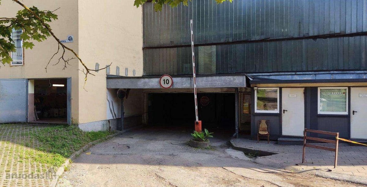 Garažas yra antrame aukšte, šalia atsarginio - nuotraukos Nr. 8
