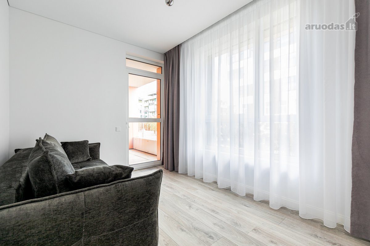 Išnuomojamas Erdvus 3 Kambarių Butas Šalia - nuotraukos Nr. 18