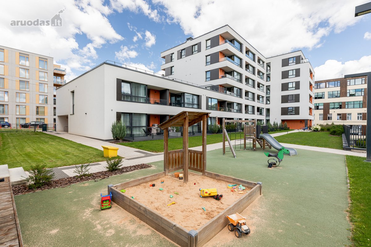 Išnuomojamas Erdvus 3 Kambarių Butas Šalia - nuotraukos Nr. 32