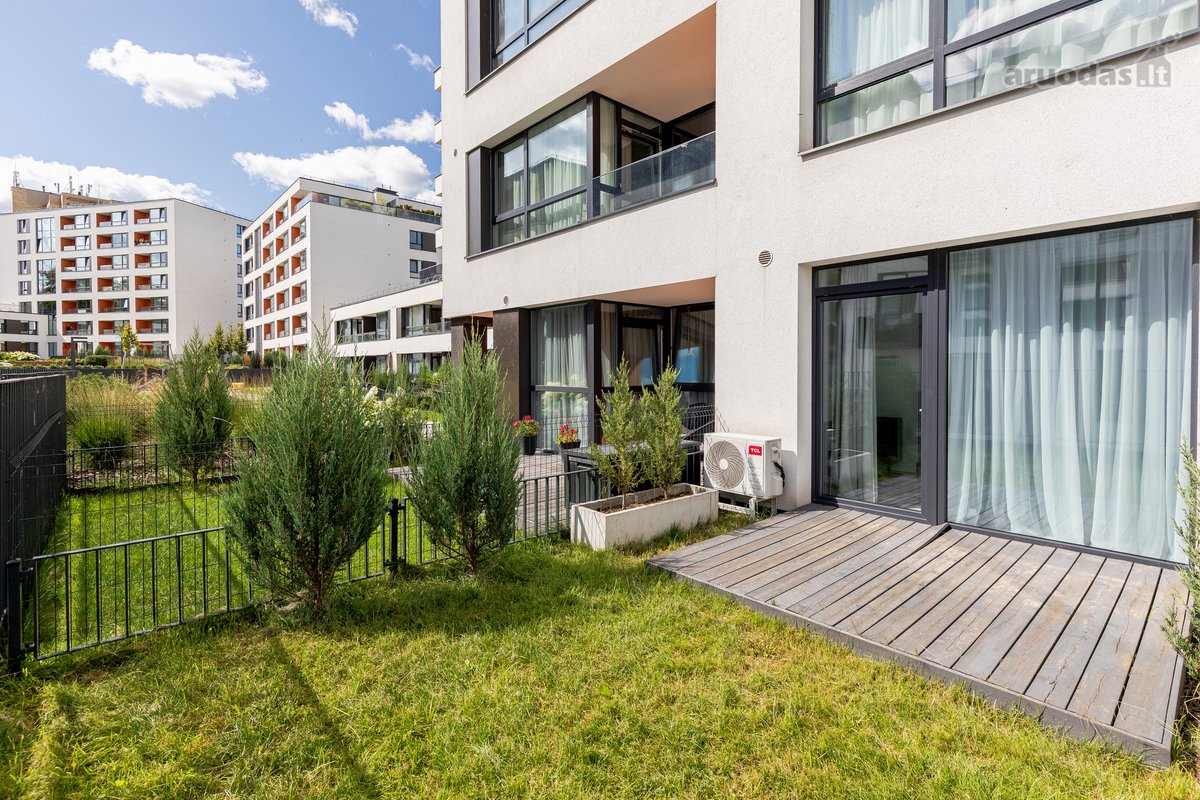 Išnuomojamas Erdvus 3 Kambarių Butas Šalia - nuotraukos Nr. 8