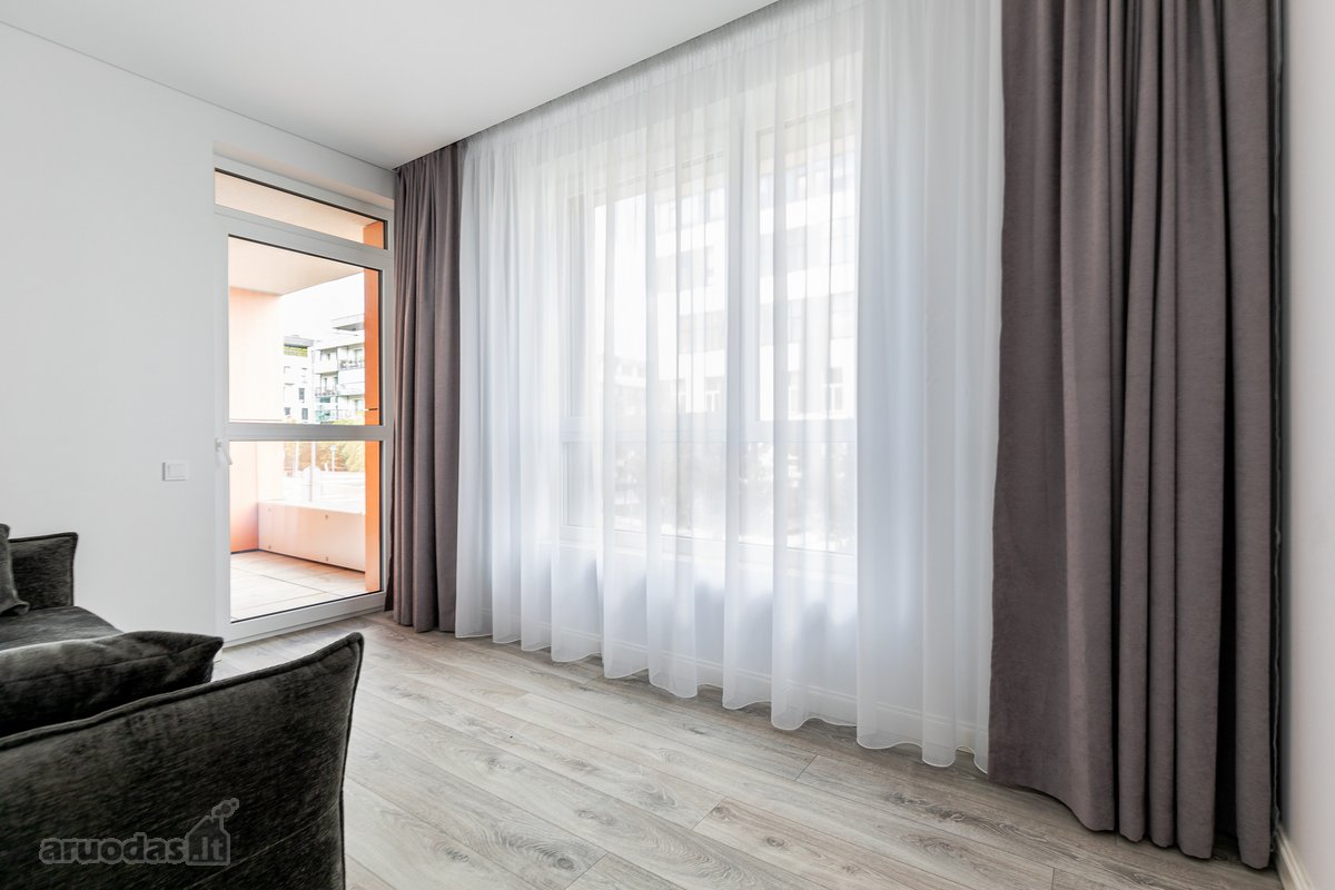 Išnuomojamas Erdvus 3 Kambarių Butas Šalia - nuotraukos Nr. 19