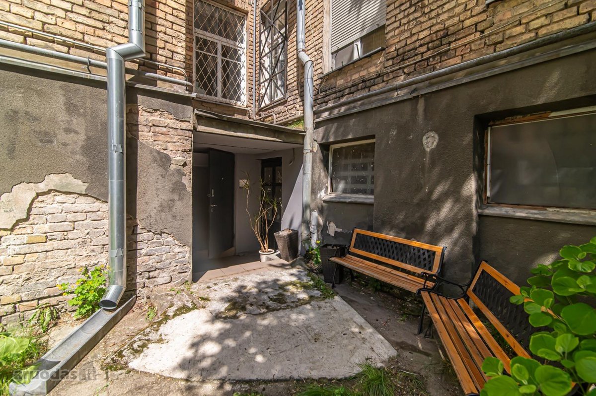 Modernus butas Naujamiestyje - šalia - nuotraukos Nr. 12