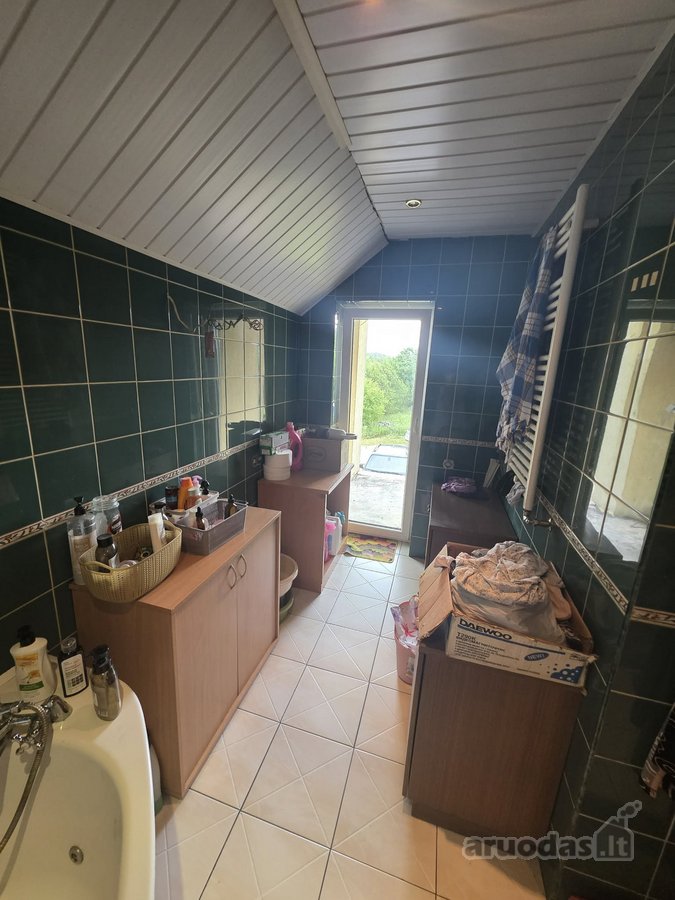 Parduodamas erdvus dviejų aukštų gyvenamasis - nuotraukos Nr. 39