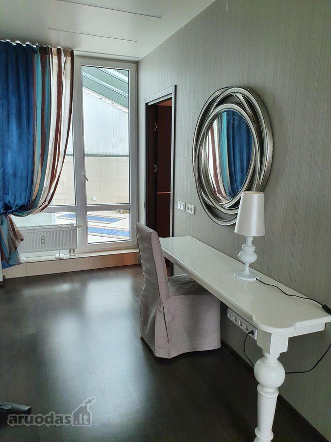 Išnuomojamas moderniai įrengtas 3-jų kambarių - nuotraukos Nr. 4