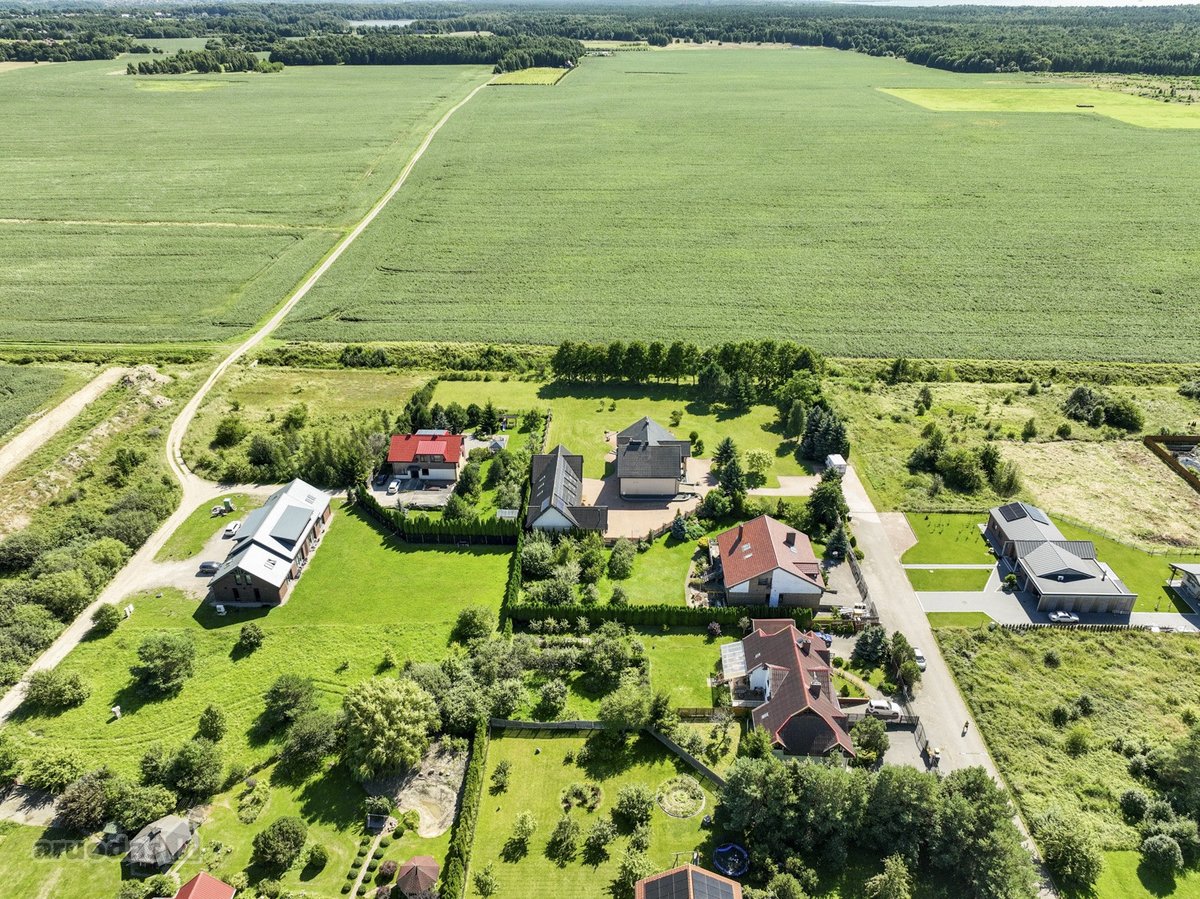 Parduodamas erdvus dviejų aukštų namas - nuotraukos Nr. 8