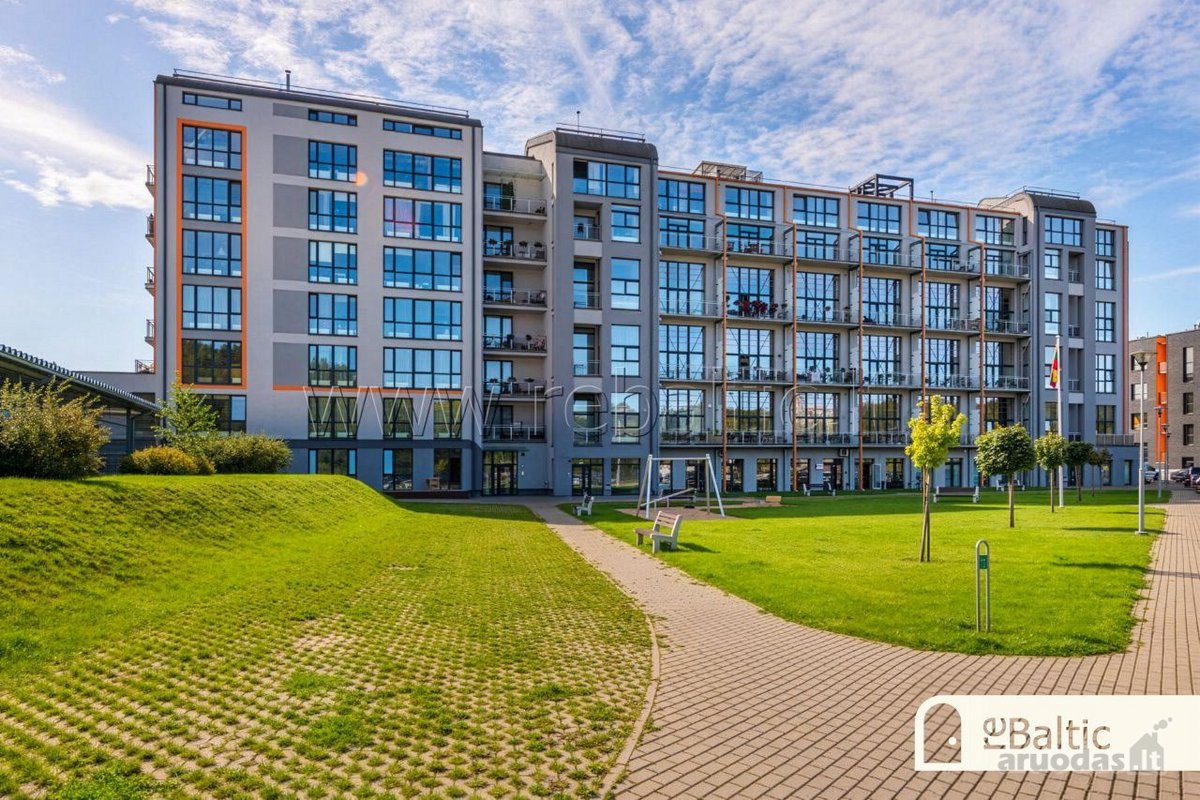 Parduodamas erdvus ir stilingas 3-4 kambarių - nuotraukos Nr. 40
