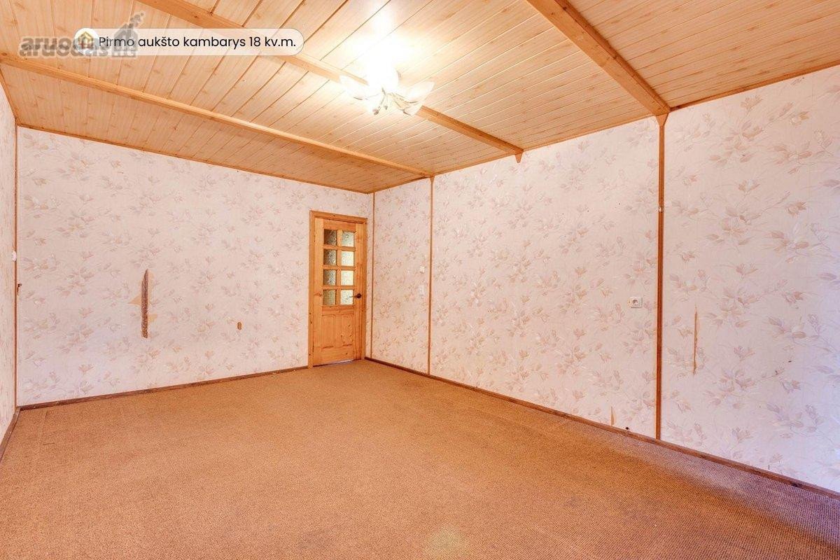 Parduodamas dviejų aukštų namas su erdviu 25 - nuotraukos Nr. 9