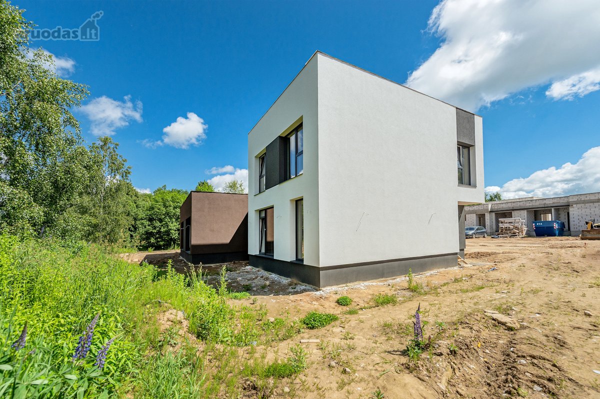 Parduodamas Dviejų Aukštų Namas Kvartale - nuotraukos Nr. 6