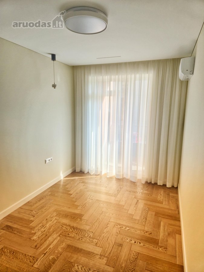 Klaipėdos miesto širdyje prie Danės upės - nuotraukos Nr. 8